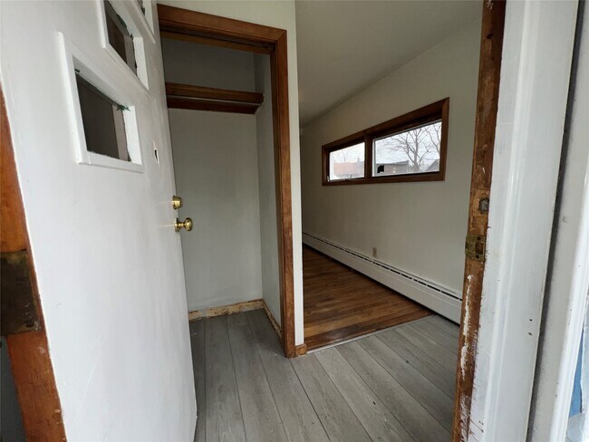 Building Photo - 4 Erie St