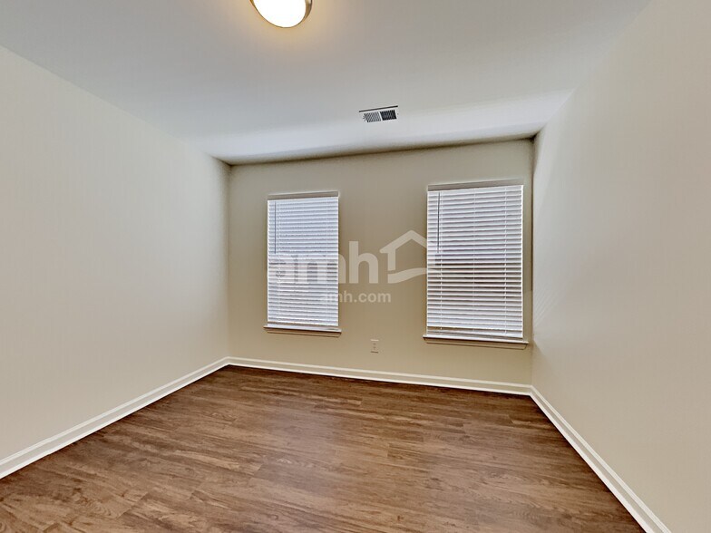 Building Photo - 1703 Kendall Cove Ln