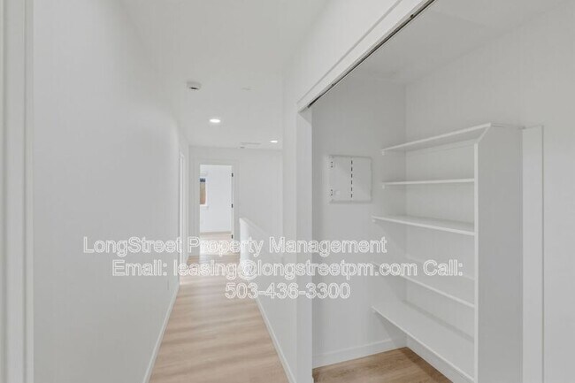 Building Photo - 820 S 19th St
