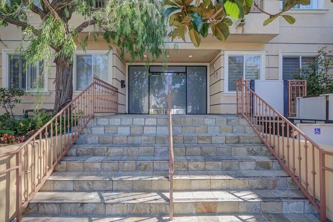 Building Photo - Massive Three Bedroom Two Bath Condo Available now!