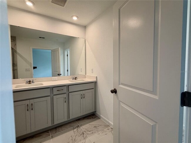 Building Photo - 9976 Red Canoe Aly