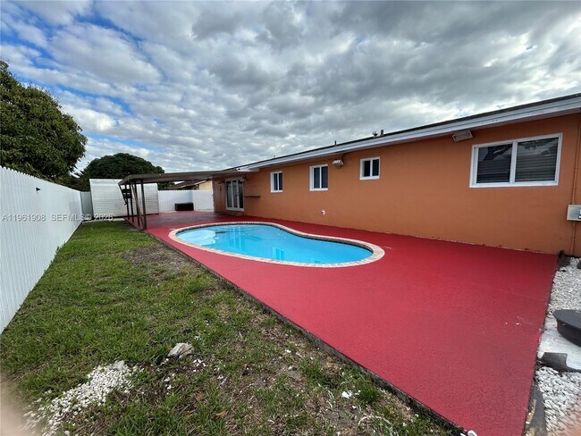 Building Photo - 19102 NW 33rd Pl