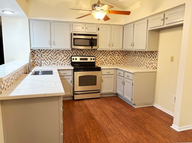 Building Photo - 16806 Ashmoor Way