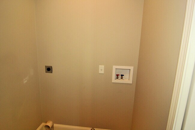 Building Photo - Beautiful Home in Walden Park