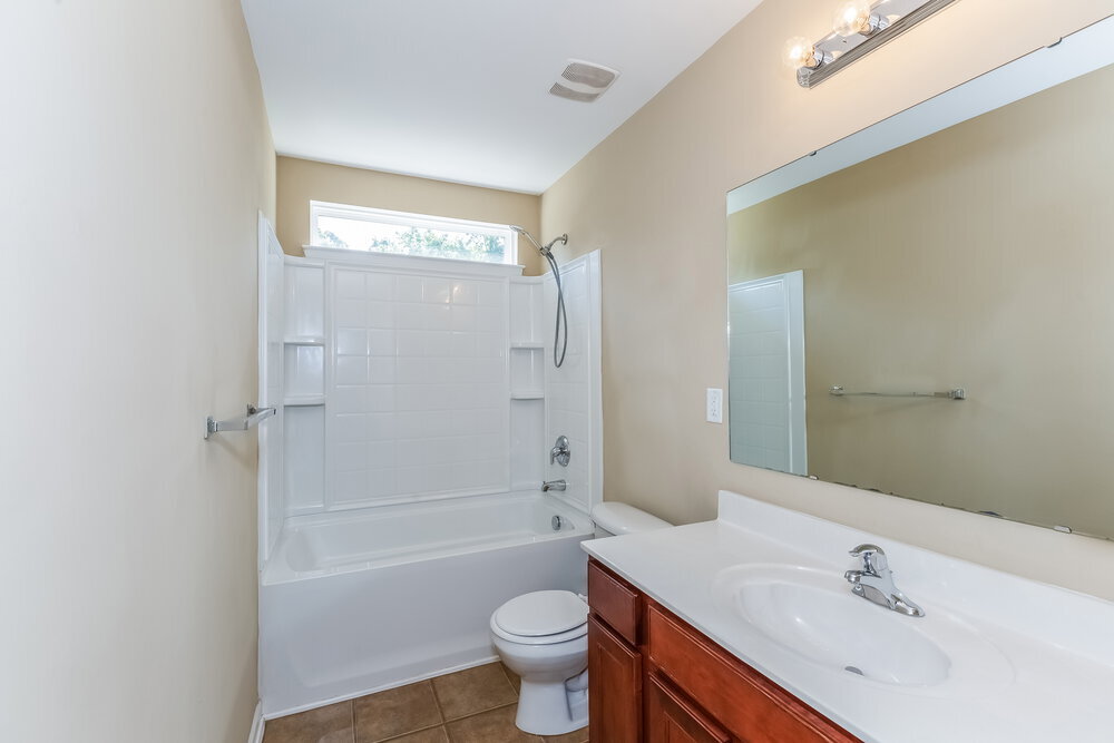 Building Photo - 3004 Centerview Dr