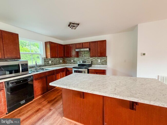 Building Photo - 18133 Scenic Creek Ln