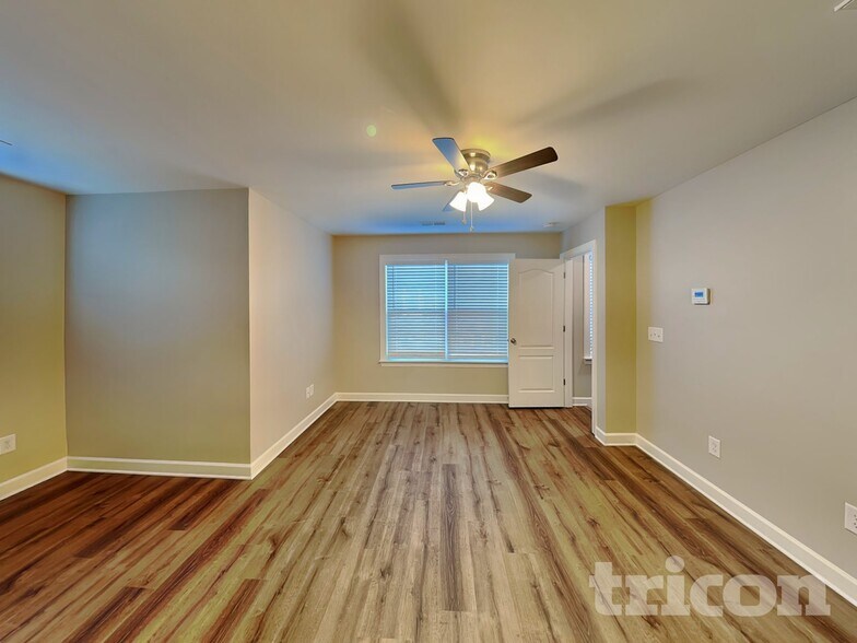 Building Photo - 1716 Great Rd