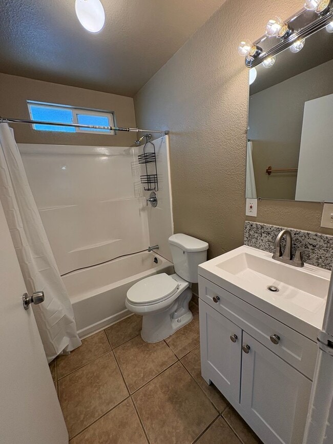 Building Photo - 4130