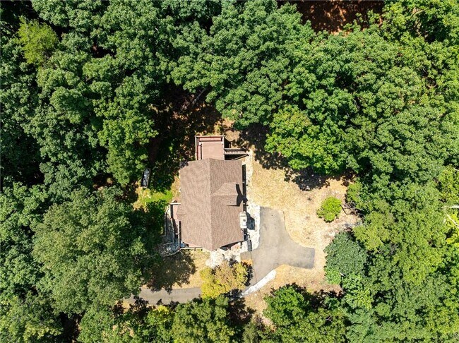 Building Photo - 771 Little Hendricks Mountain Rd