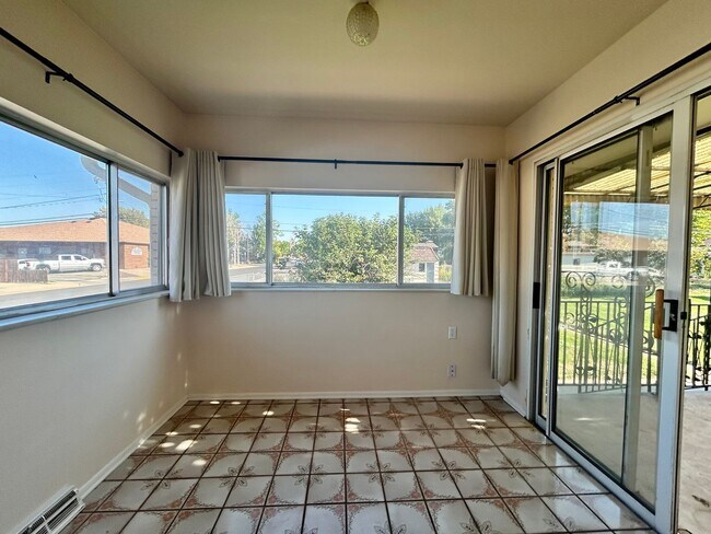 Building Photo - 3 Bedroom Home in Frederick - Available Now!