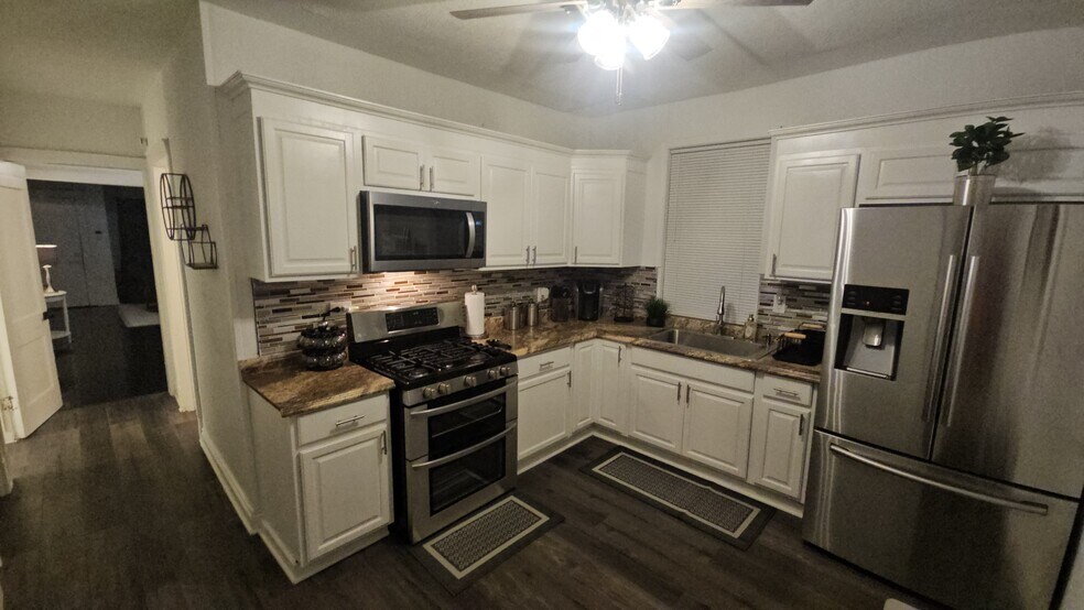 Kitchen w/ Stainless Steel Appliances - 7914 S Ridgeland Ave