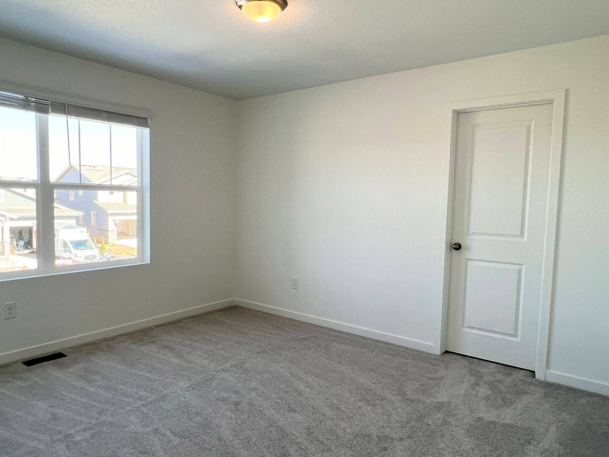 Building Photo - 690 Rob Roy Ct