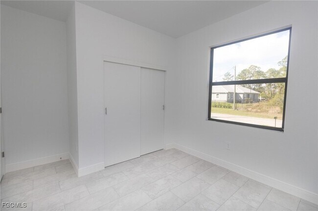 Building Photo - 1456 Rugby Cir