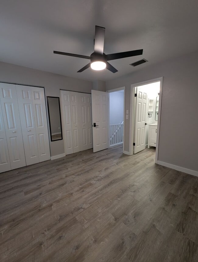Building Photo - Foxmoor 2-2.5 Townhouse