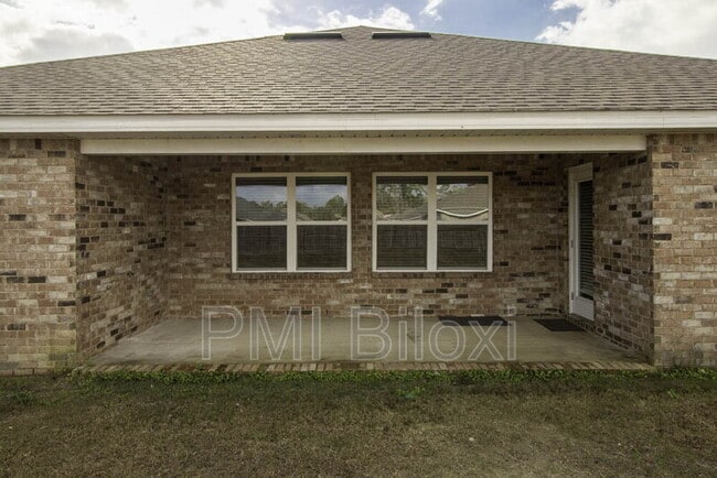 Building Photo - 1005 Enclave Cir