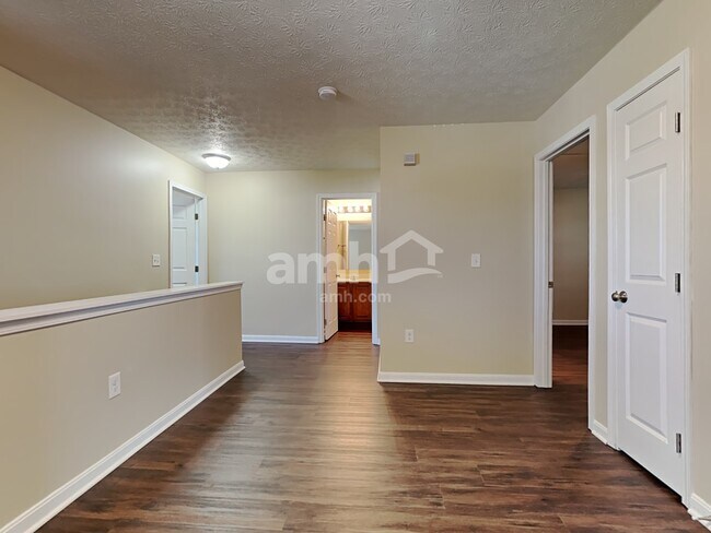 Building Photo - 355 Hennepin Dr