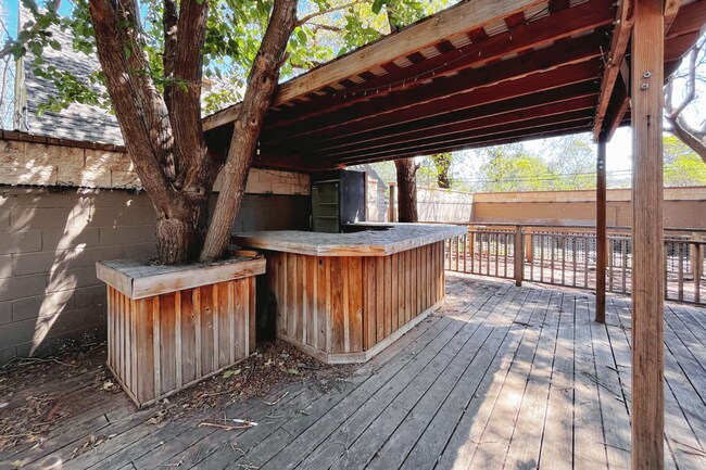 Building Photo - 3002 21st St