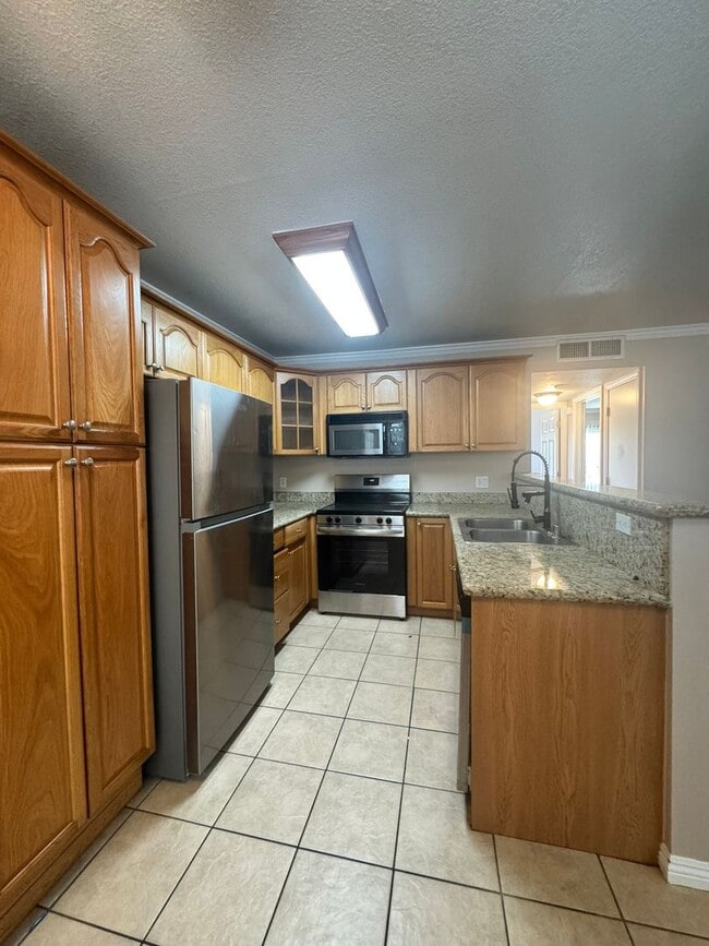 Building Photo - Cozy Upstairs Unit in Alpine 2bed/1bath