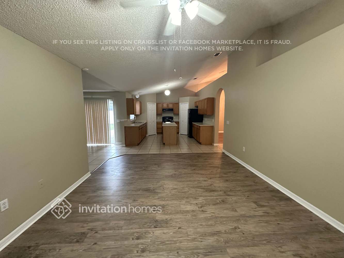 Building Photo - 2165 Clearwater Dr