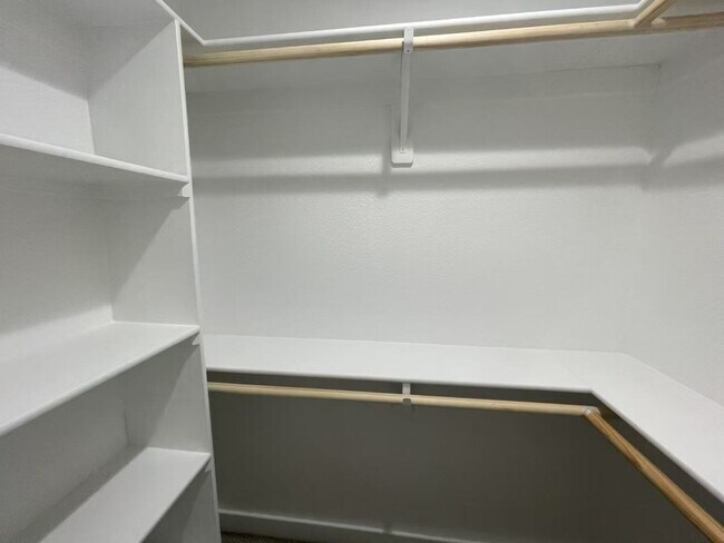 Building Photo - Inside the gated community townhouse