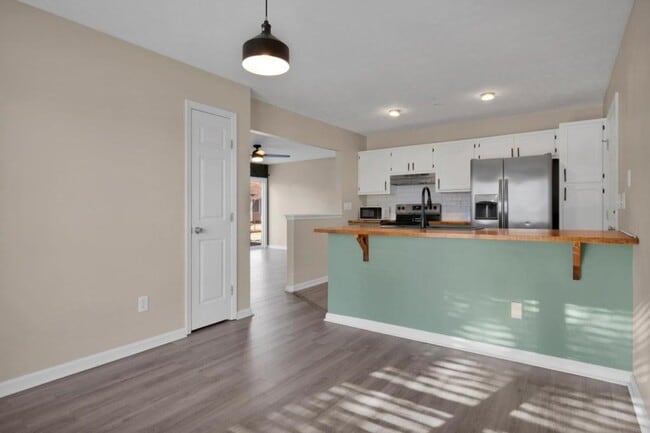 Building Photo - 3681 Highgate Dr