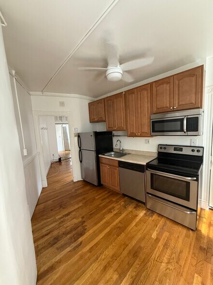 Building Photo - 16 Charter St