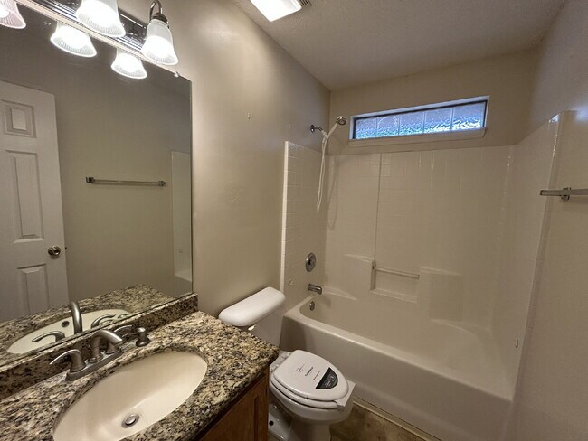 Building Photo - Home For Rent