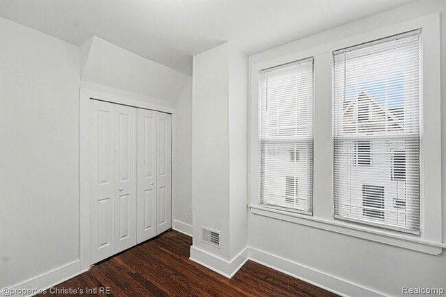 Building Photo - 1463 Baldwin St