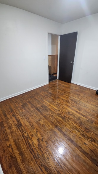 Building Photo - 90 Schuyler Ave