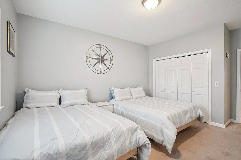 Building Photo - 7 F St