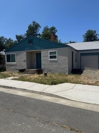 Building Photo - Downtown Home with One Car Garage and Fenced Backyard