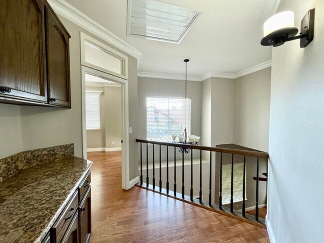 Building Photo - $3,500 Private pool, Solar Panels, 5 Bed, ...