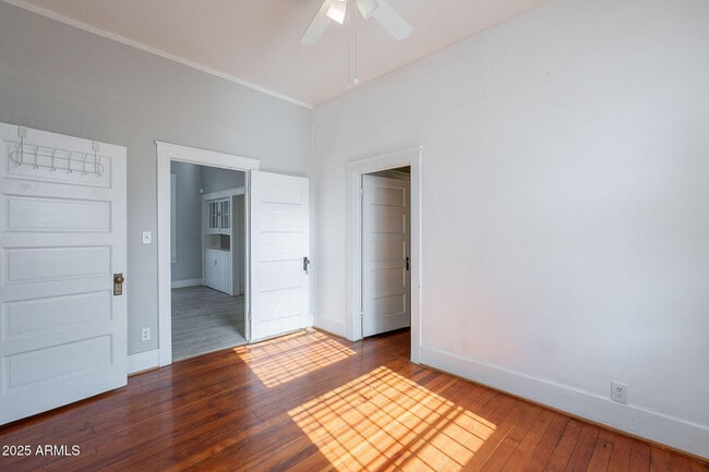 Building Photo - 711 E McKinley St