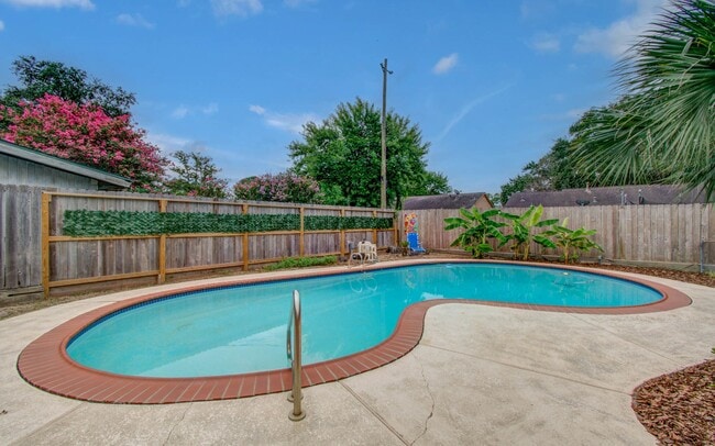 Building Photo - 5471 Kuldell Dr