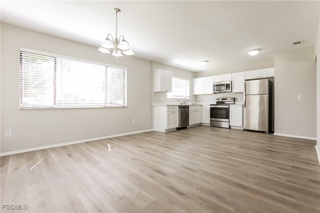 Building Photo - 5945 Spearman Cir
