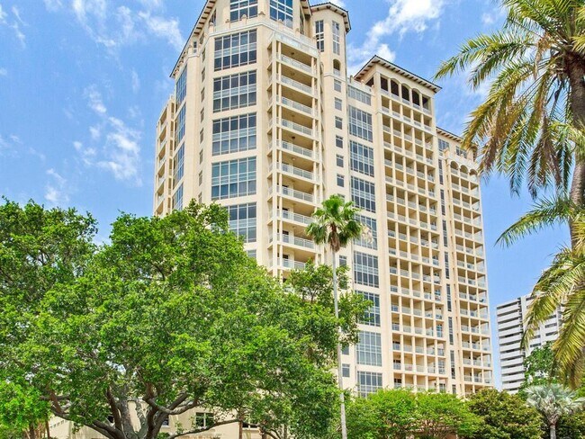 Building Photo - 4201 Bayshore Blvd