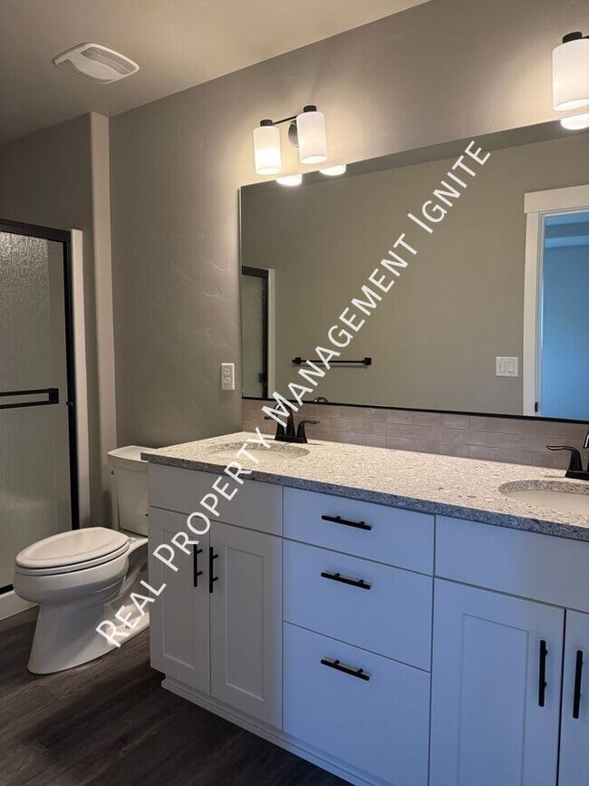 Building Photo - 20844 SE Sunniberg Ln