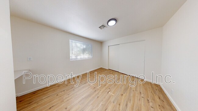 Building Photo - 1450 Victor Ave