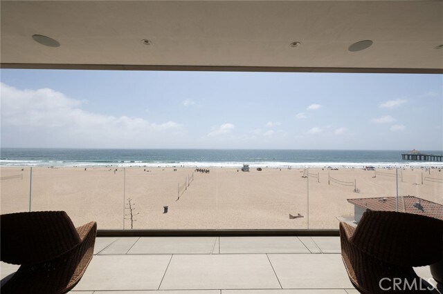 Building Photo - 716 The Strand