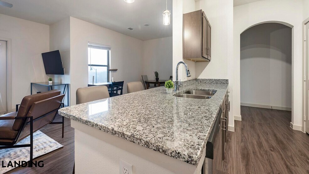 Building Photo - 2825 Main St