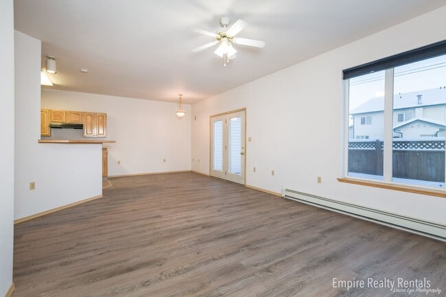 Building Photo - Three Bed, 2.5 Bath, 1 Car Garage