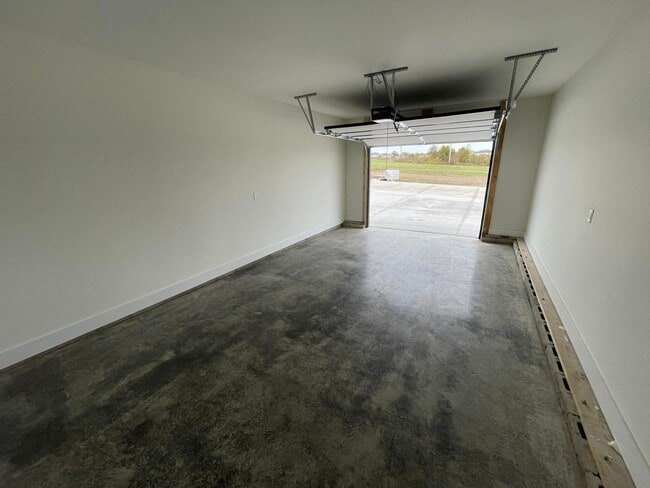 Building Photo - 213/215 Wyldwood