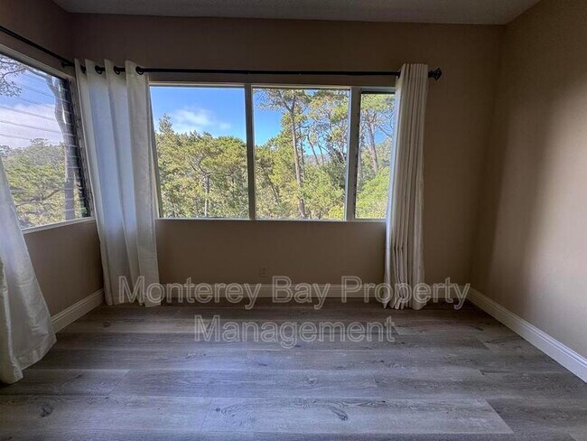 Building Photo - 31 Del Mesa Carmel
