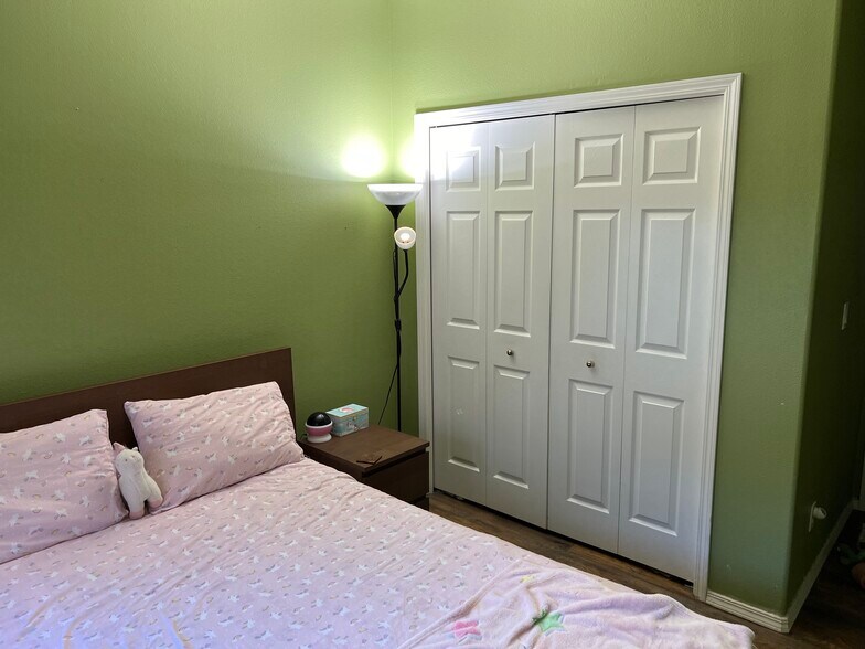 Building Photo - 2346 NE Ashton Way