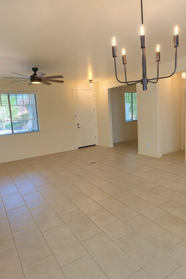 Building Photo - Charming 3BR House in Buckeye