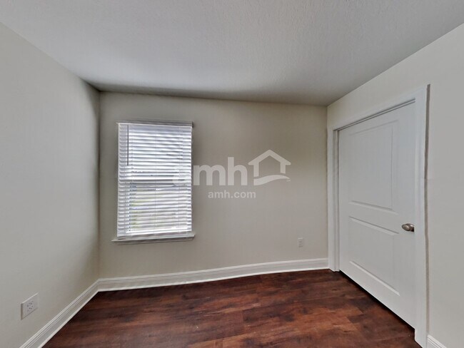 Building Photo - 27349 St Andrews Ave