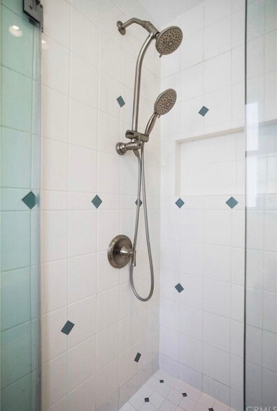 Shower - 2213 Arizona Ave