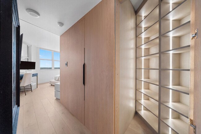 Building Photo - 1340 N Ocean Blvd