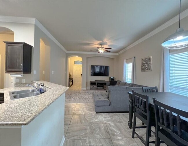 Building Photo - 244 Fieldstone Pl