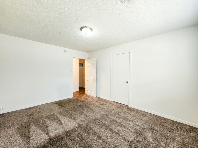 Building Photo - 1307 Dwinnell St